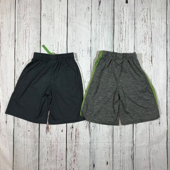 Under Armour Boys Shorts - Picture 2 of 3